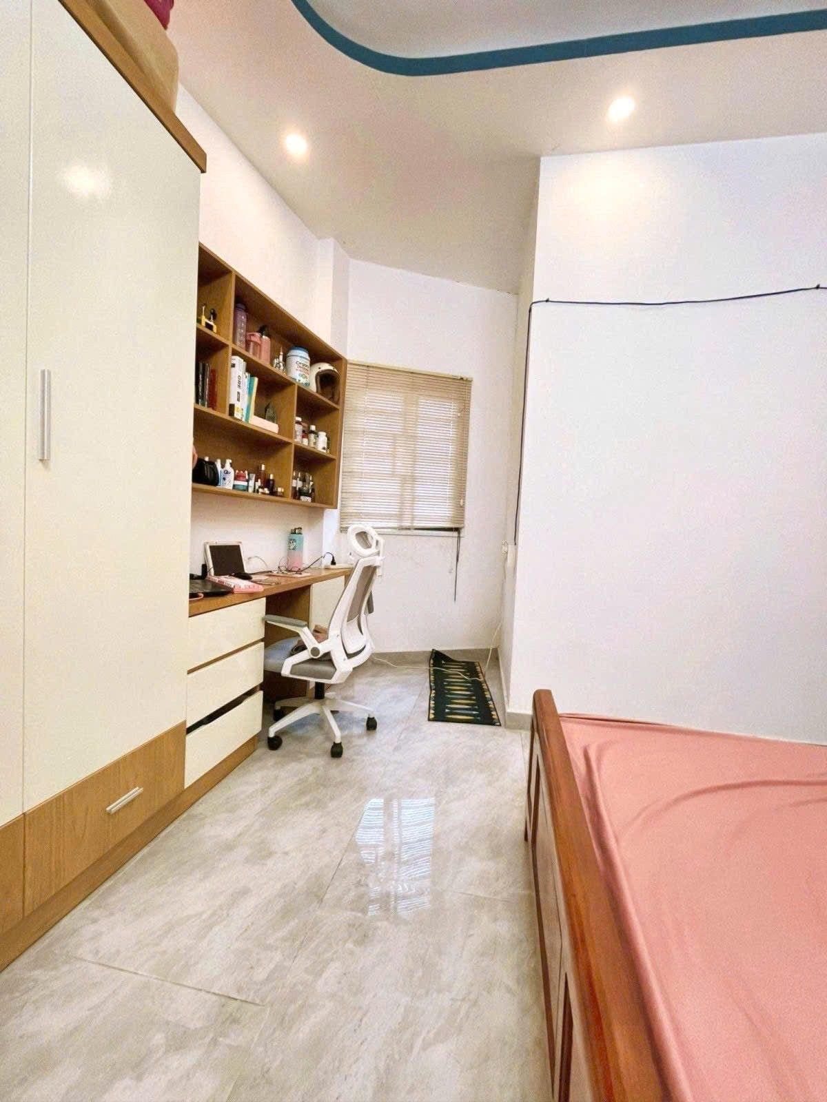 Chỉ 6.2 Tỷ TL! Bán Nhà 4 x15M_Nguyễn Kiệm Gần Công Viên Gia Định – 30M Ra Mặt Tiền – 4 Tầng! 4