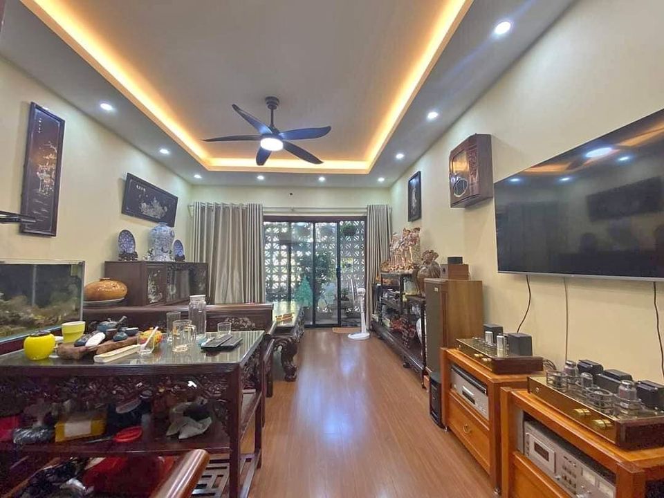 Bán nhà NGUYÊN HỒNG – NGÕ RỘNG Ô TÔ – VỈA HÈ – MẶT TIỀN 4m – PHÂN LÔ VIP – 52m² x 5T – 19 tỷ 2