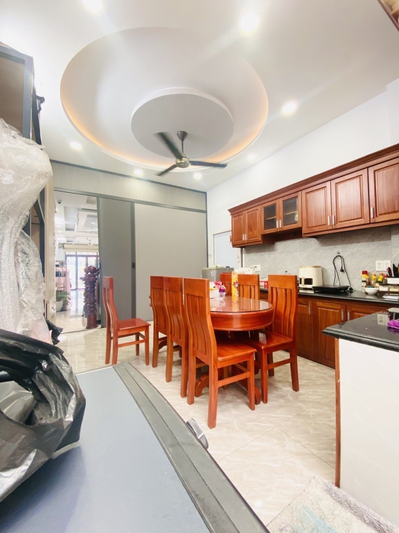 Bán nhà mặt phố 91m² - MTKD Đường Vườn Lài, Q. Tân Phú  - 14,4 tỷ 2