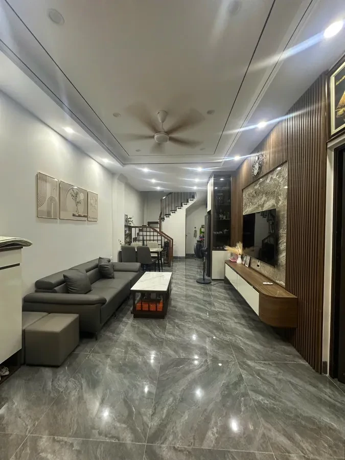 NHÀ MỚI Ở LUÔN Phố Ngọc Trì 37m2  5 tầng mặt 5m,7.05 tỷ Long Biên. 2