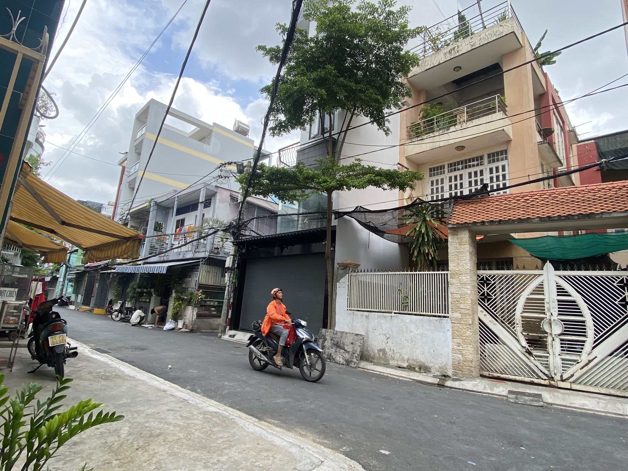 Cần bán Biệt thự đường Trịnh Đình Trọng, Phường Hòa Thạnh, Diện tích 142m², Giá 13 Tỷ 2