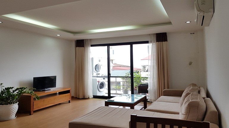 Cho thuê căn hộ dịch vụ tại Văn Cao, Ba Đình, 70m2, 1PN, ban công, đầy đủ nội thất hiện đại 2