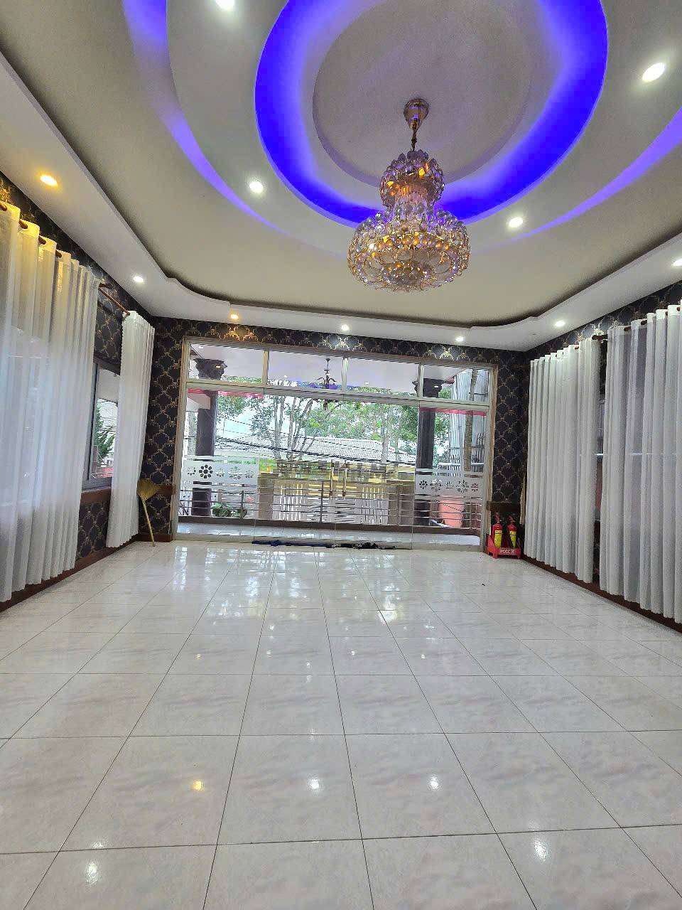 Cần Bán Nhanh Nhà 4 tầng 19 phòng - Ngay Mặt Tiền đường Trần Phú và Chu Văn An, Đà Lạt 45 tỷ 2