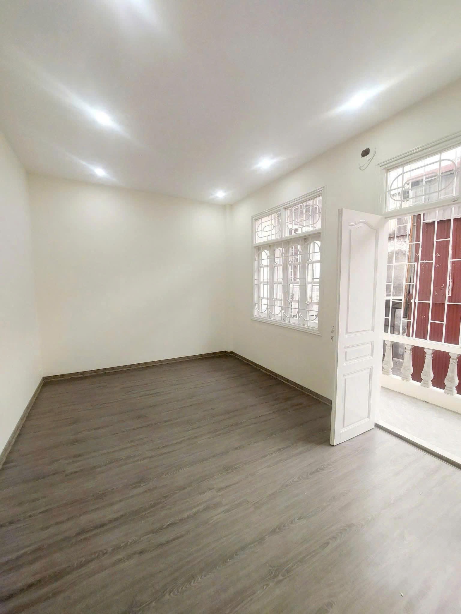 Cho thuê nhà riêng ngõ 1035 Hồng Hà, Hoàn Kiếm 37m x 5T giá 12tr,  nhà đẹp về ở ngay 2