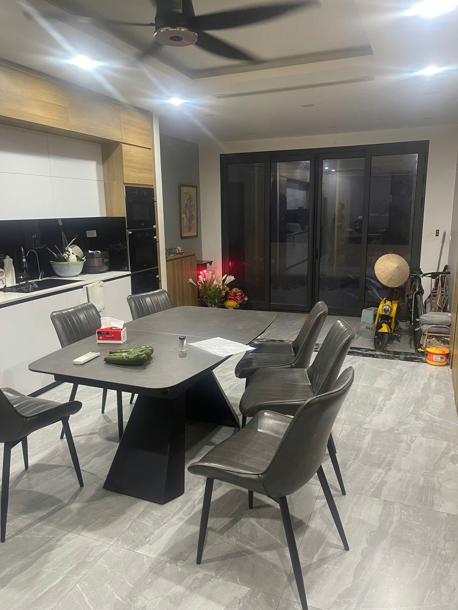 Bán chung cư N10 Đồng Tầu, Thịnh Liệt, Hoàng Mai 55m, 2PN giá 3.399 tỷ, căn góc, view hồ 4