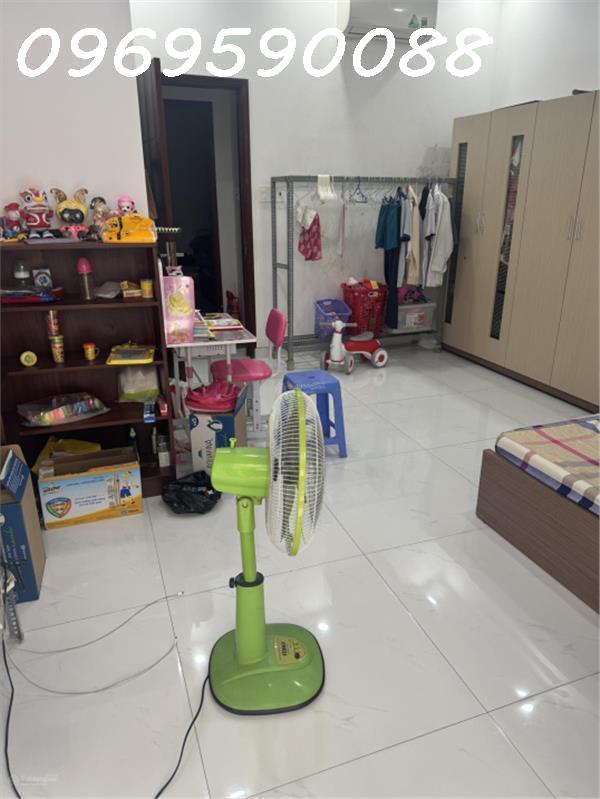 BÁN NHÀ 51M2 2T 3PN Tân Phú giáp Tân Bình HẺM ĐẸP GIÁ TỐT CHỈ 5TỶxx 4