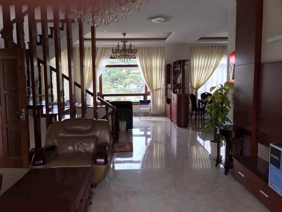 Bán gấp Căn Biệt Thự view đẹp nằm giữa trung tâm ngay đầu đường Đặng thái Thân, Đà Lạt