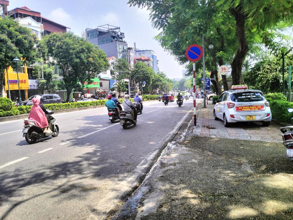 MẶT PHỐ NGUYỄN VĂN CỪ 92tỷ 957m MẶT TIỀN 34m KINH DOANH,VỈA HÈ,LONG BIÊN 2