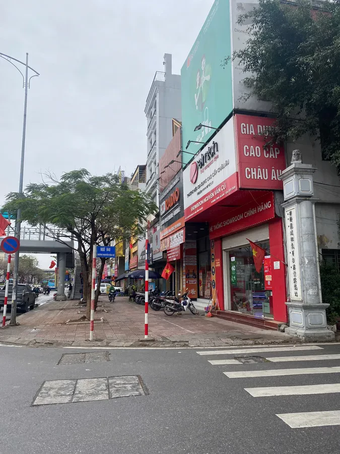 NHÀ MỚI Ô TÔ QUA VÀO NHÀ Phố Nguyễn Văn Cừ 45m2 X 5 tầng,14 tỷ Long Biên.