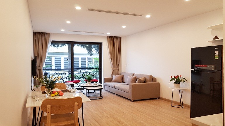 Cho thuê căn hộ dịch vụ tại Từ Hoa, Tây Hồ, 120m2, 2PN, ban công, đầy đủ nội thất đẹp hiện đại