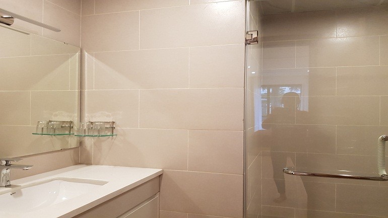 Cho thuê căn hộ dịch vụ tại Từ Hoa, Tây Hồ, 120m2, 2PN, ban công, đầy đủ nội thất đẹp hiện đại 10