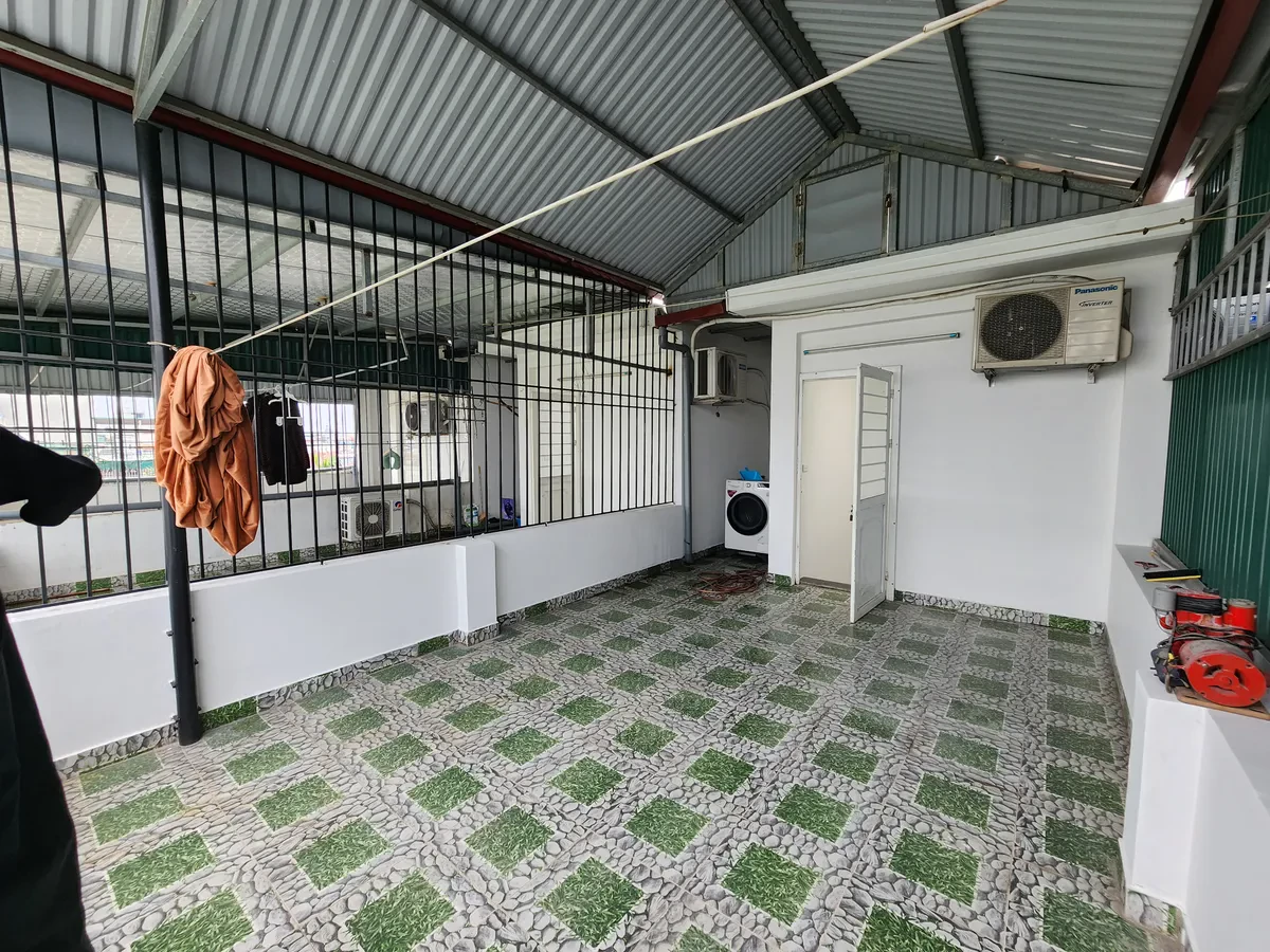 NHÀ MỚI Ở LUÔN Phố Nguyễn Văn Linh 30m2 X 5 tầng,mặt tiền 3.84m, 5.4 tỷ Long Biên. 3