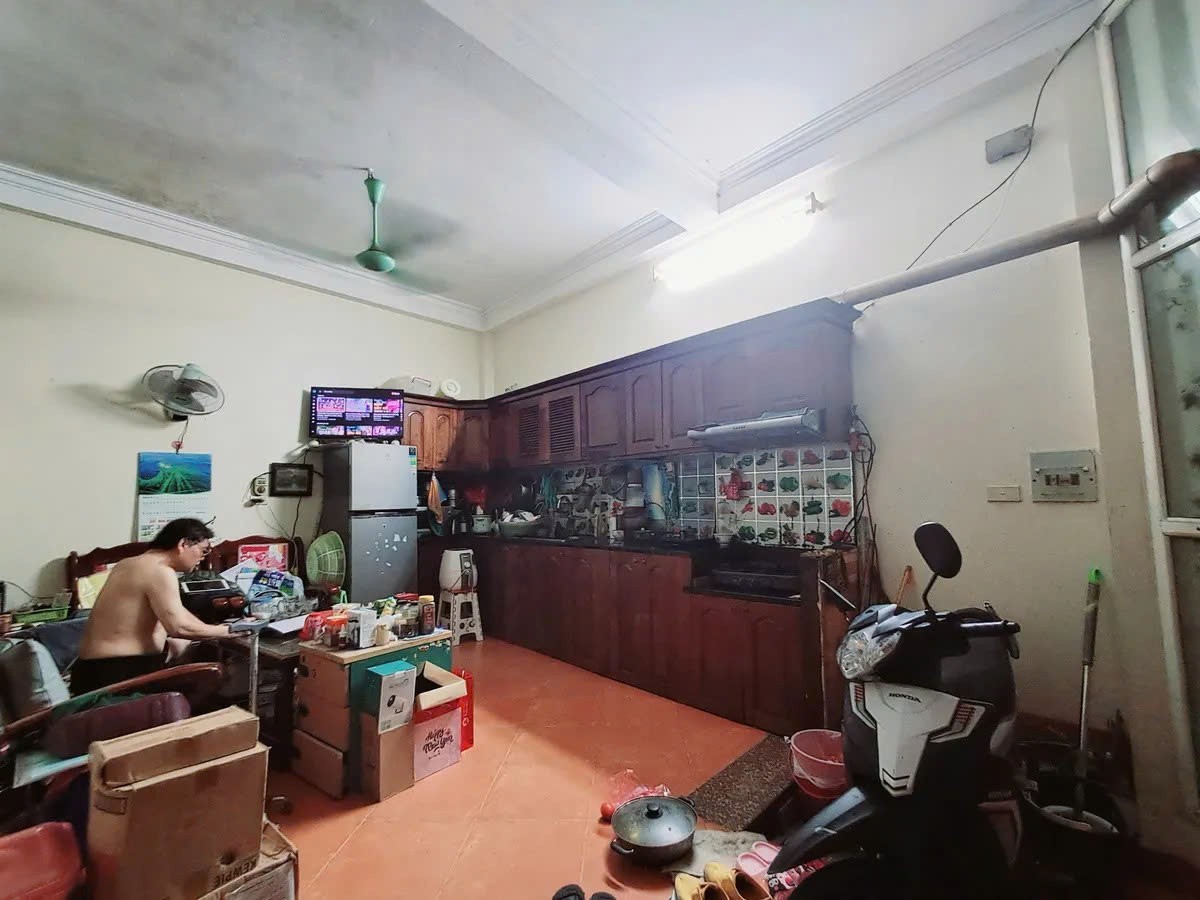 Bán Nhà Phan Kế Bính 33m2. 5 tầng. mặt tiền 5.8m. giá 9.2 tỷ Ba Đình Hà Nội