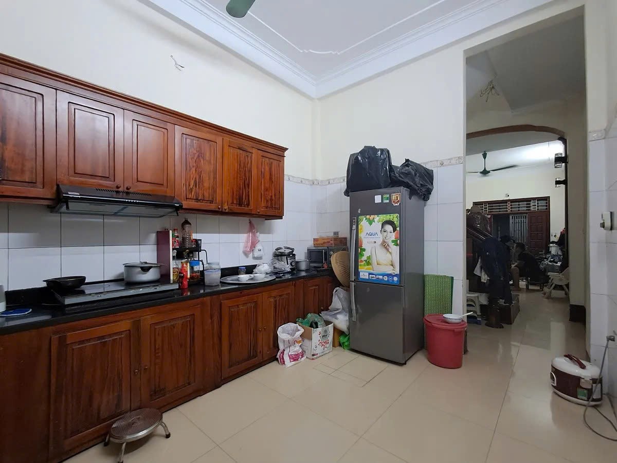 Bán NHà Hoàng Hoa Thám 43m2. 5 tầng. mặt tiền 3.3m. giá 8.6 tỷ Ba Đình Hà Nội 2