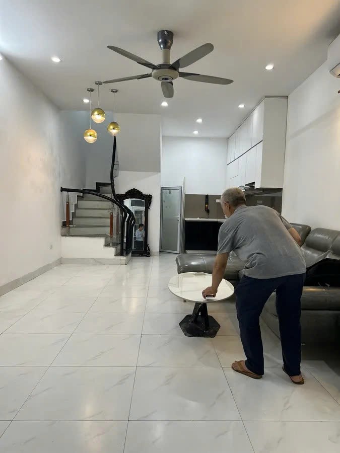 Bán Nhà Nghi Tàm 38m2. 3 tầng. mặt tiền 4.4m. giá 7.85 tỷ Tây Hồ Hà Nội 2