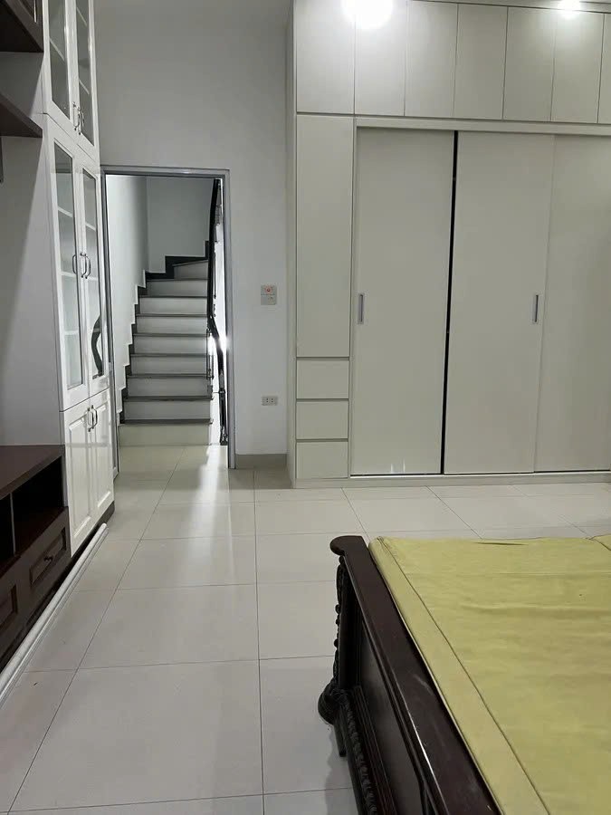 Bán Nhà Nghi Tàm 38m2. 3 tầng. mặt tiền 4.4m. giá 7.85 tỷ Tây Hồ Hà Nội 3
