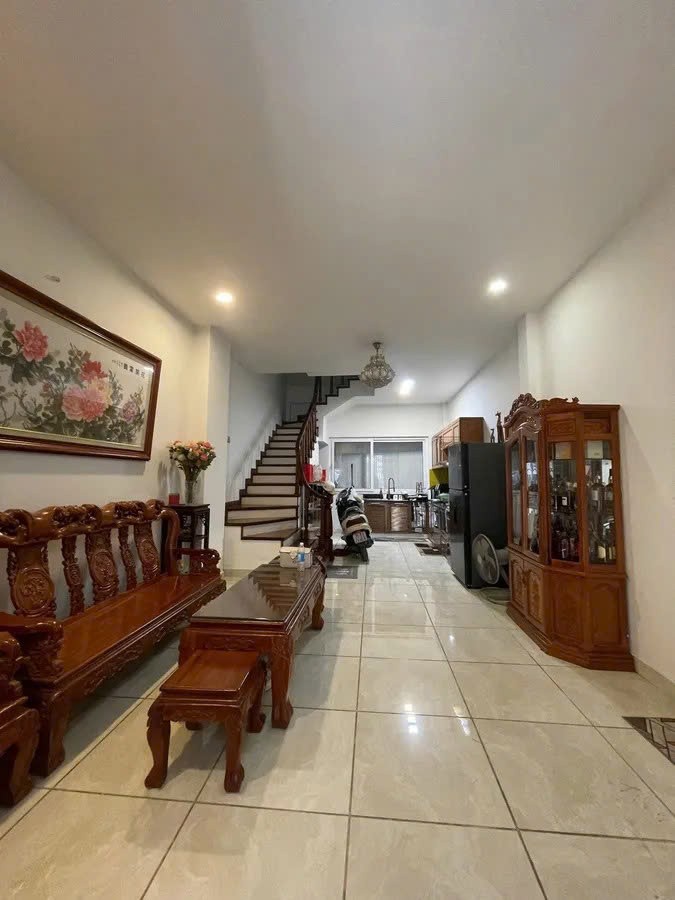 Bán nhà Lạc Long Quân 52m2. 5 tầng. mặt tiền 4.1m. giá 19 tỷ Tây Hồ Hà Nội 2