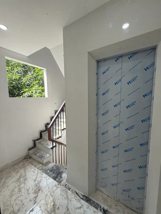 Bán Nhà Vũ Thạnh 32m2. 6 tầng. mặt tiền 6.5m.  giá 9.5 tỷ Đống Đa Hà 3