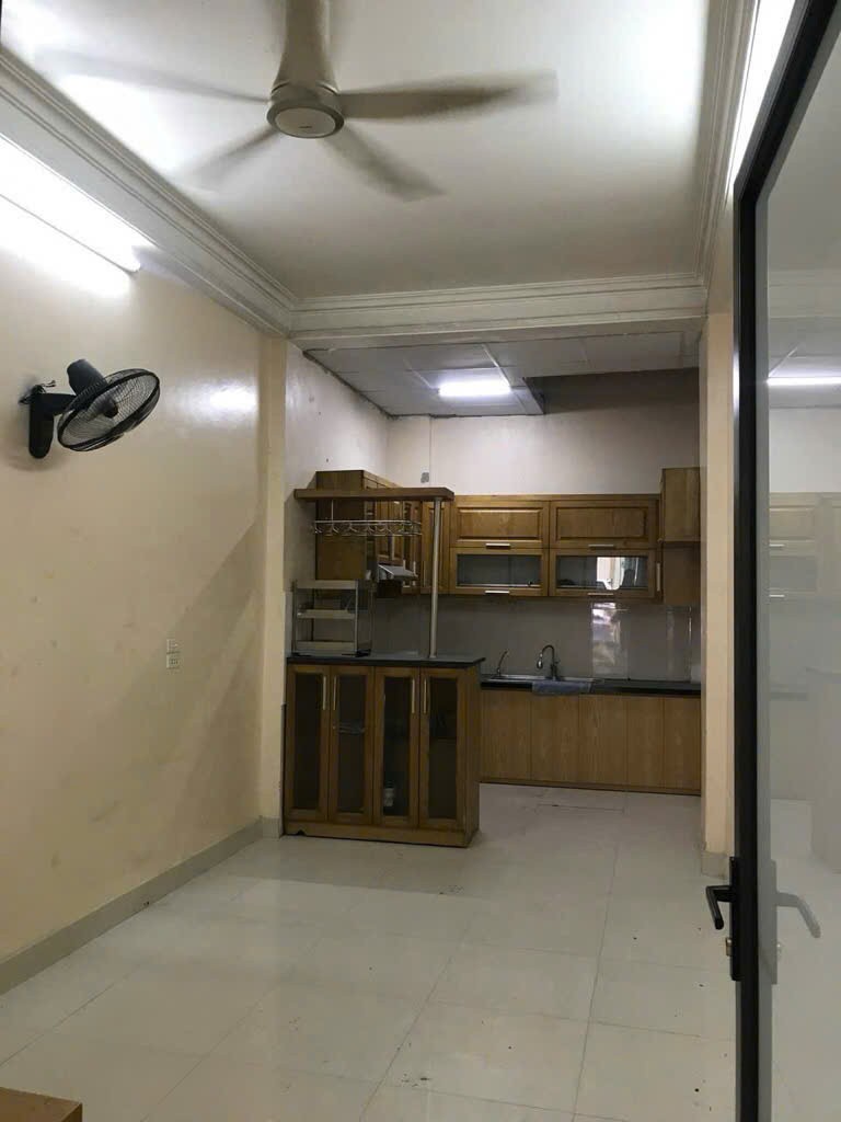 NHÀ DÂN XÂY- 2 THOÁNG- Ô TÔ 46 CHỖ ĐỖ CỬA- TIỆN ÍCH NGẬP TRÀN- CHO THUÊ VĂN PHÒNG- Ở ĐỀU SƯỚNG 3