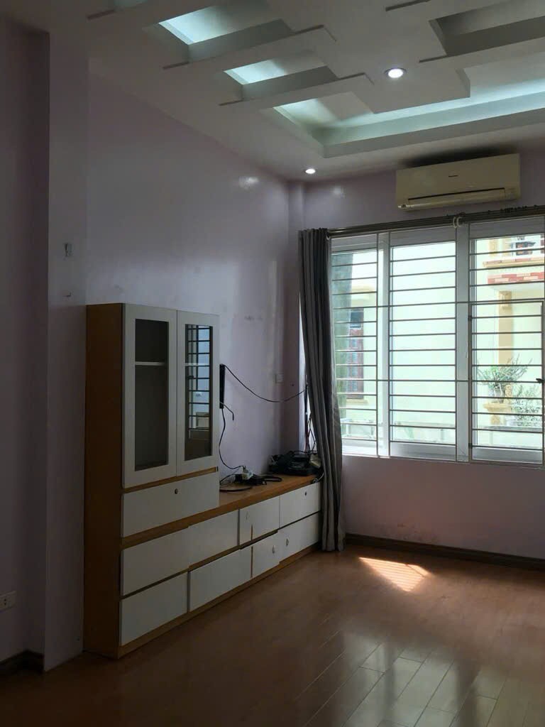 NHÀ DÂN XÂY- 2 THOÁNG- Ô TÔ 46 CHỖ ĐỖ CỬA- TIỆN ÍCH NGẬP TRÀN- CHO THUÊ VĂN PHÒNG- Ở ĐỀU SƯỚNG 4