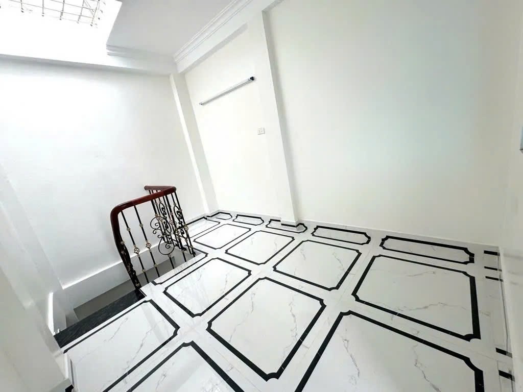Bán Nhà Trung Phụng 21m2. 6 tầng. mặt tiền 3m. giá 7.7 tỷ Đống Đa Hà 4