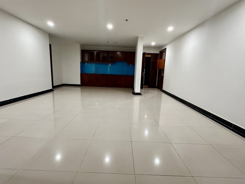 Căn hộ Giai Việt, Tạ Quang Bửu Quận 8, Sổ hồng riêng, 500m2 sàn, 5PN, sân thượng, 8.4 tỷ 3