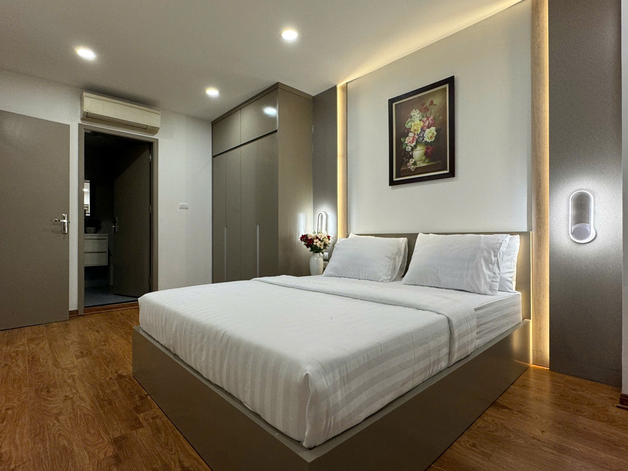 Bán gấp căn hộ 3pn 102m2 – 17T HAPULICO COMPLEX - giá tốt 5
