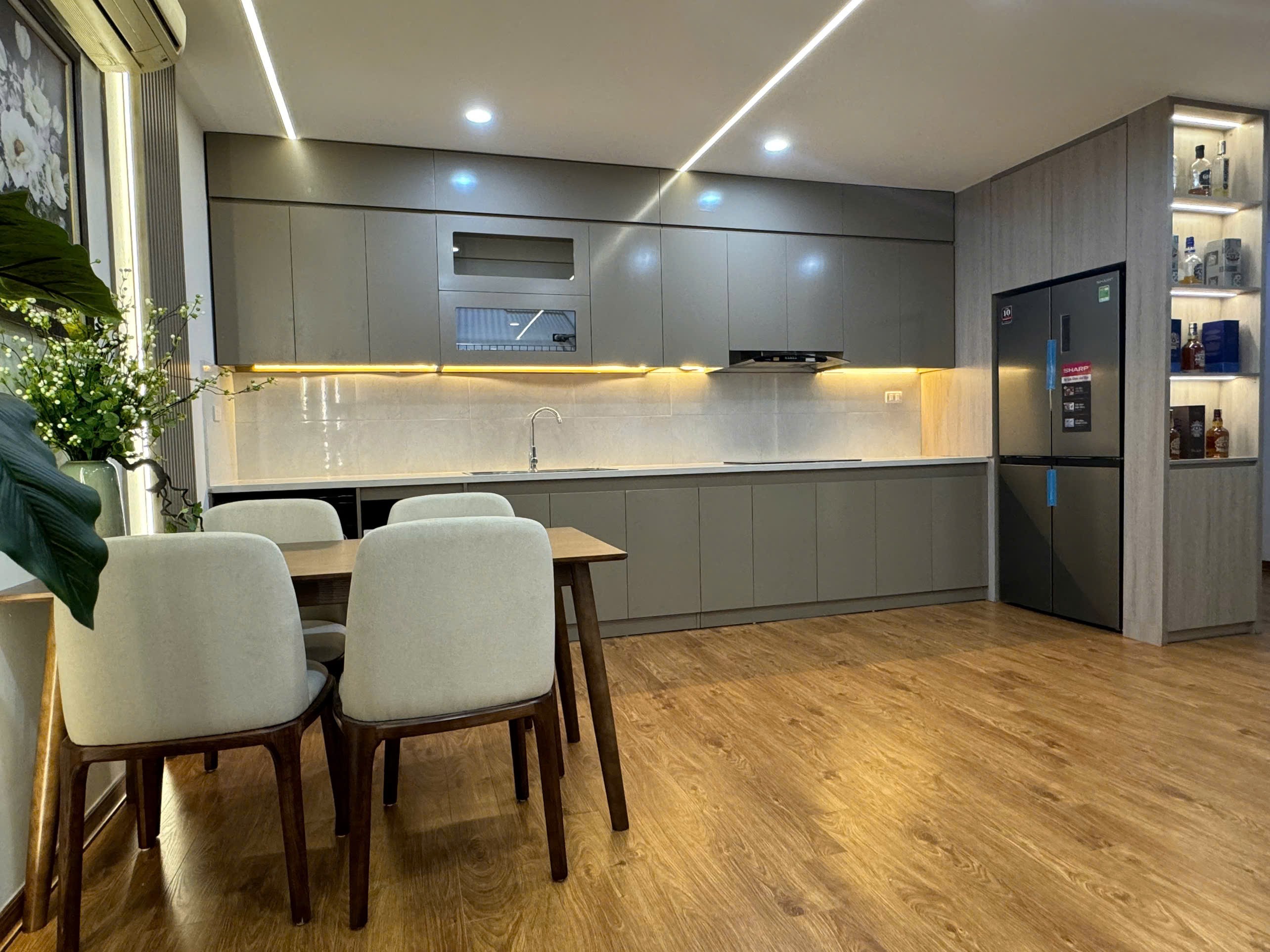 B.Á.N căn hộ 3N tại Hapulico Complex 102m2, SHLD, giá 8.x tỷ 2
