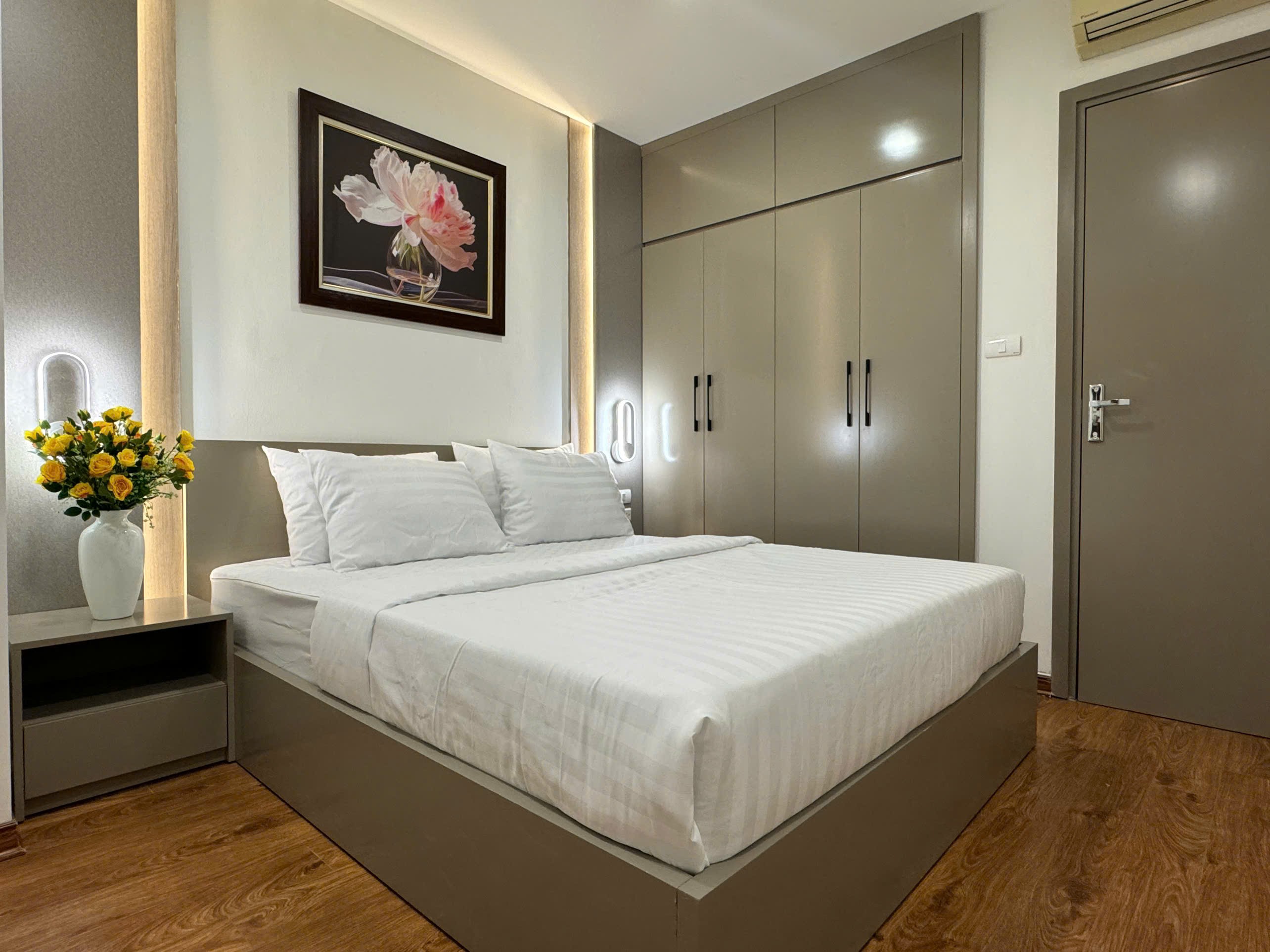 B.Á.N căn hộ 3N tại Hapulico Complex 102m2, SHLD, giá 8.x tỷ 3