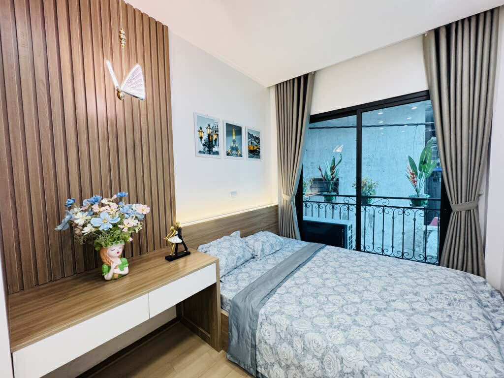 MINH KHAI - NHÀ ĐẸP 5 TẦNG - Ô TÔ ĐỔ CỬA - NHỈNH 8 TỶ 4