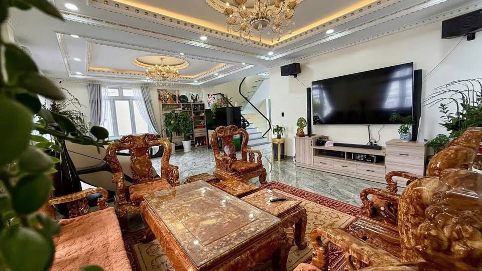 Cần Bán gấp Biệt Thự trung tâm Tp.Đà Lạt Giá 18 tỷ Đường Hùng Vương 2