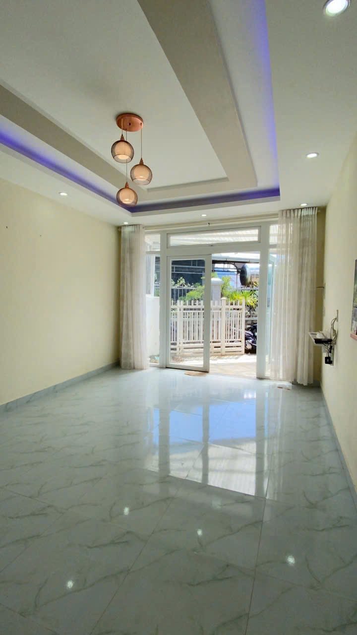 Giảm giá Bán gấp Nhà XD sổ riêng đường Hồ Xuân Hương, Đà Lạt 54m2 giá chỉ 3.45 tỷ