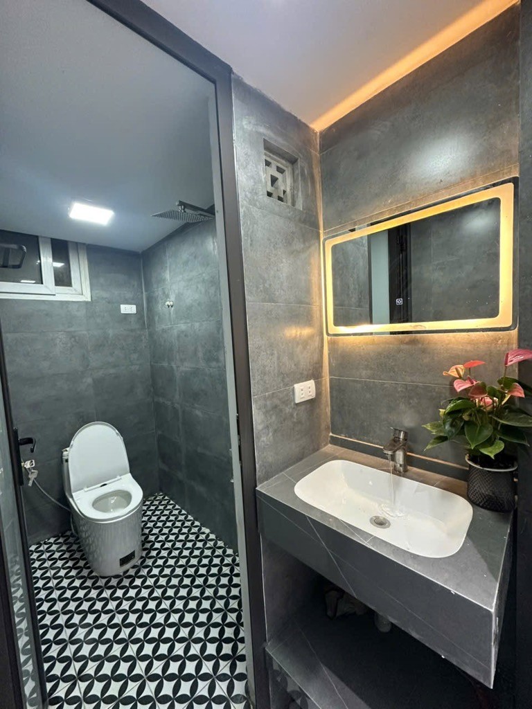 Bán nhà Đội Cấn, Ba Đình, 50m2, Mt 4m, chỉ 2.8 tỷ 4