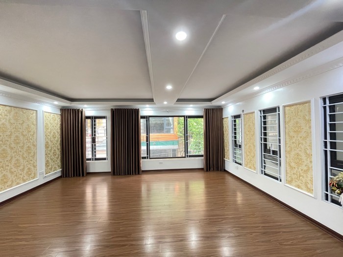 HẠ SỐC 600 TRIỆU – CHỈ CÒN 12 TỶ – NHÀ MỚI 7 TẦNG THANG MÁY PHÂN LÔ VỈA HÈ HOÀNG ĐẠO THÀNH 3