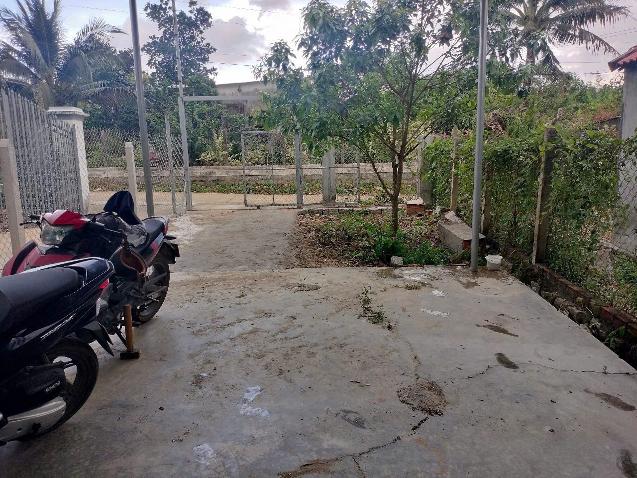 Bán nhà sân vườn Diên Đồng - Diên Khánh giá rẻ đường bê tông 6m thông 3