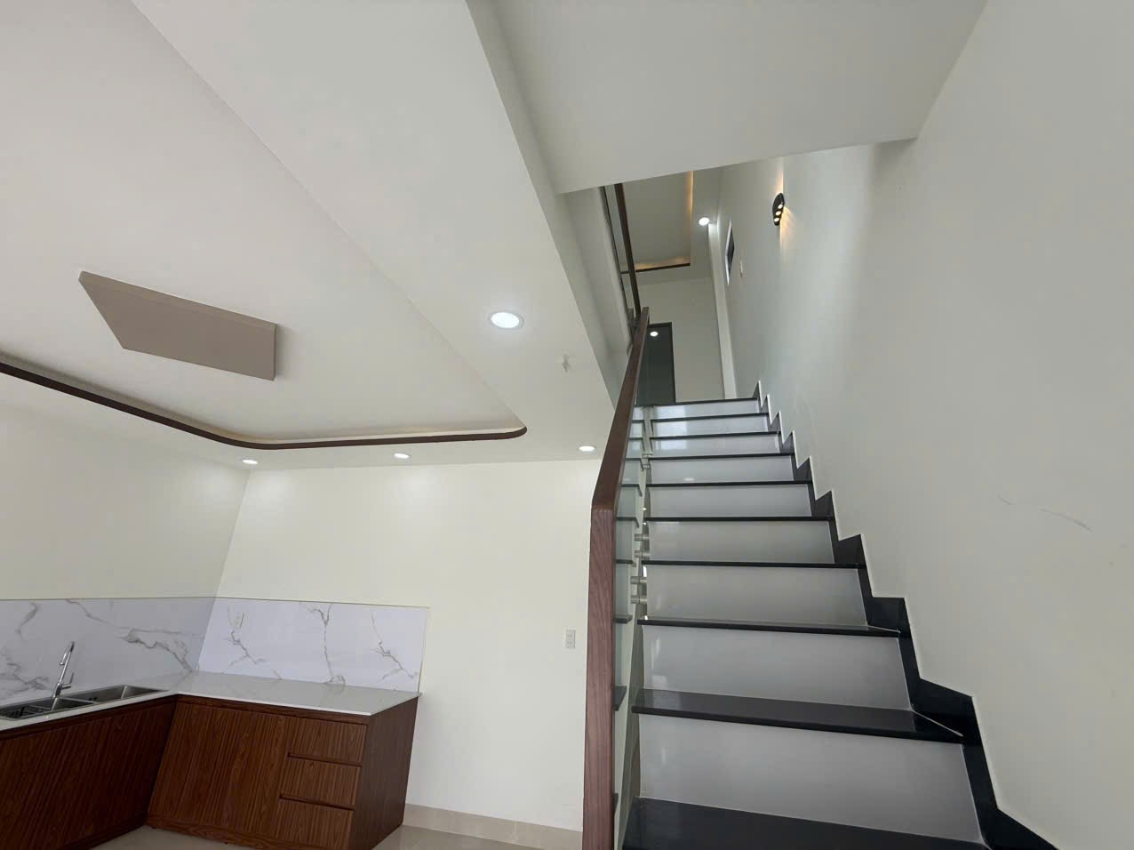 Bán nhà Diên Lạc full thổ mới xây đường thông - đường Tổ 7-8-9 gần Tỉnh Lộ 2 12