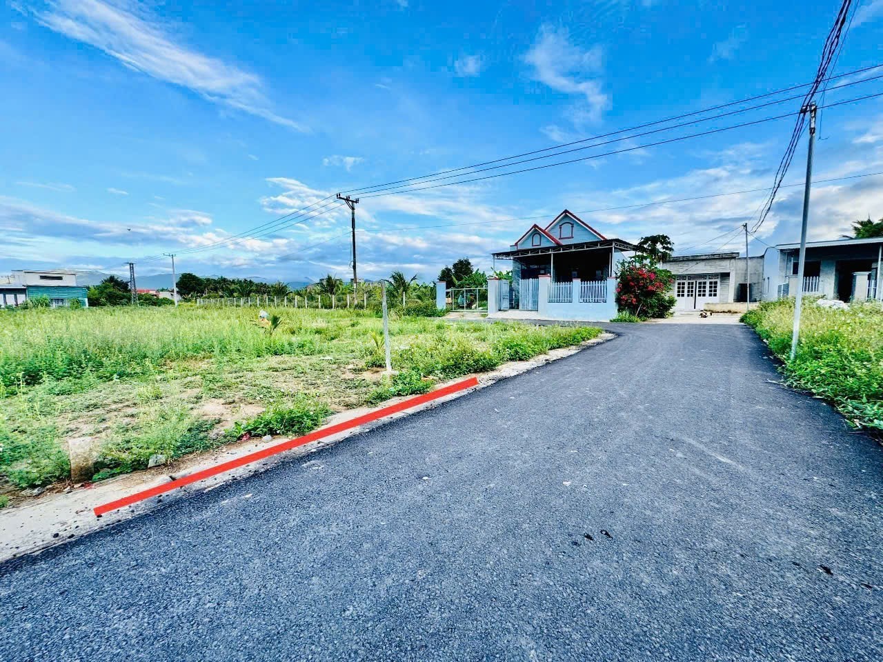 Bán đất Diên Hoà giá rẻ full thổ cư mặt đường nhựa thông - hẻm Lạc Hoà 2 3