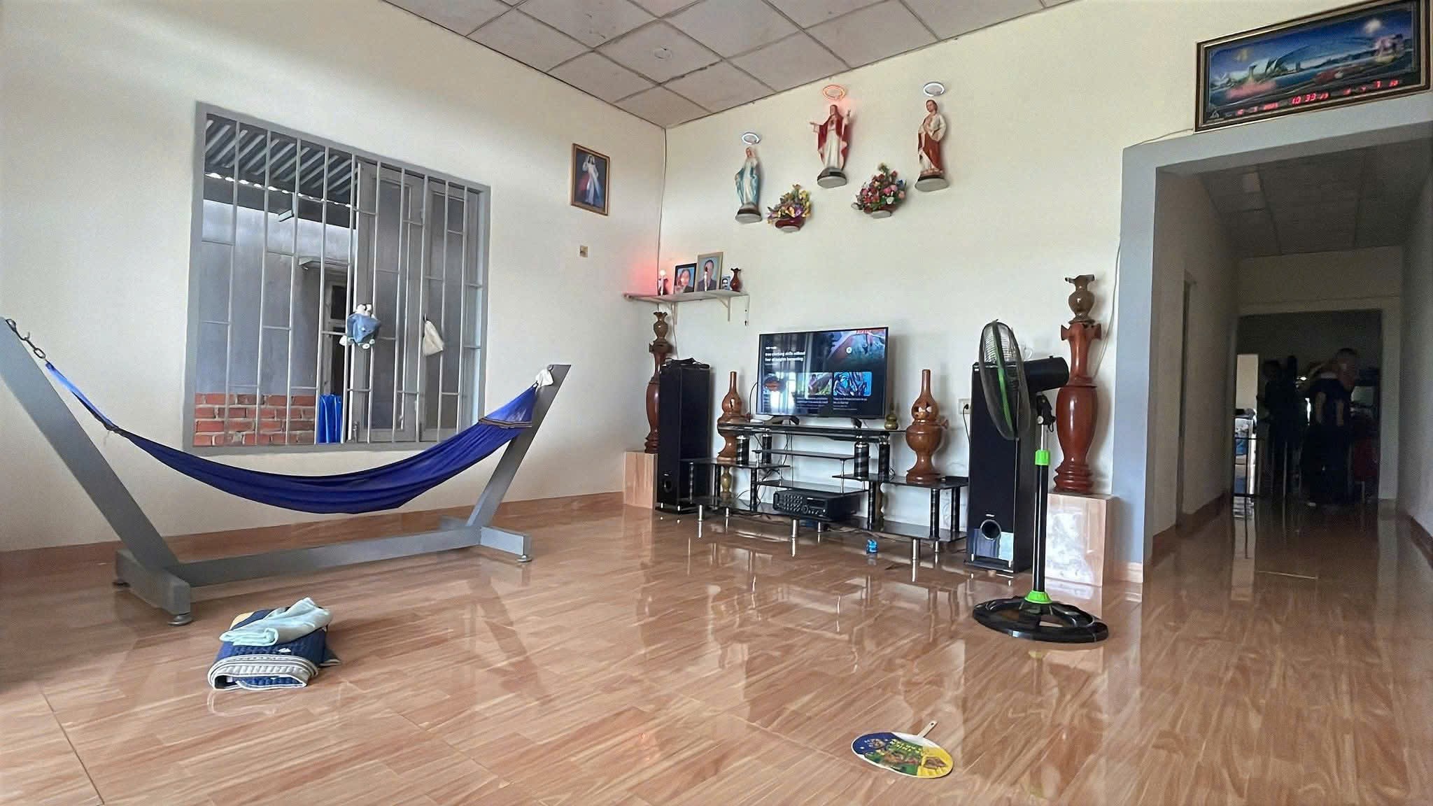 Bán nhà Diên Đồng giá rẻ ngay trung tâm khu dân cư - rộng rãi trồng rau nuôi gà 4