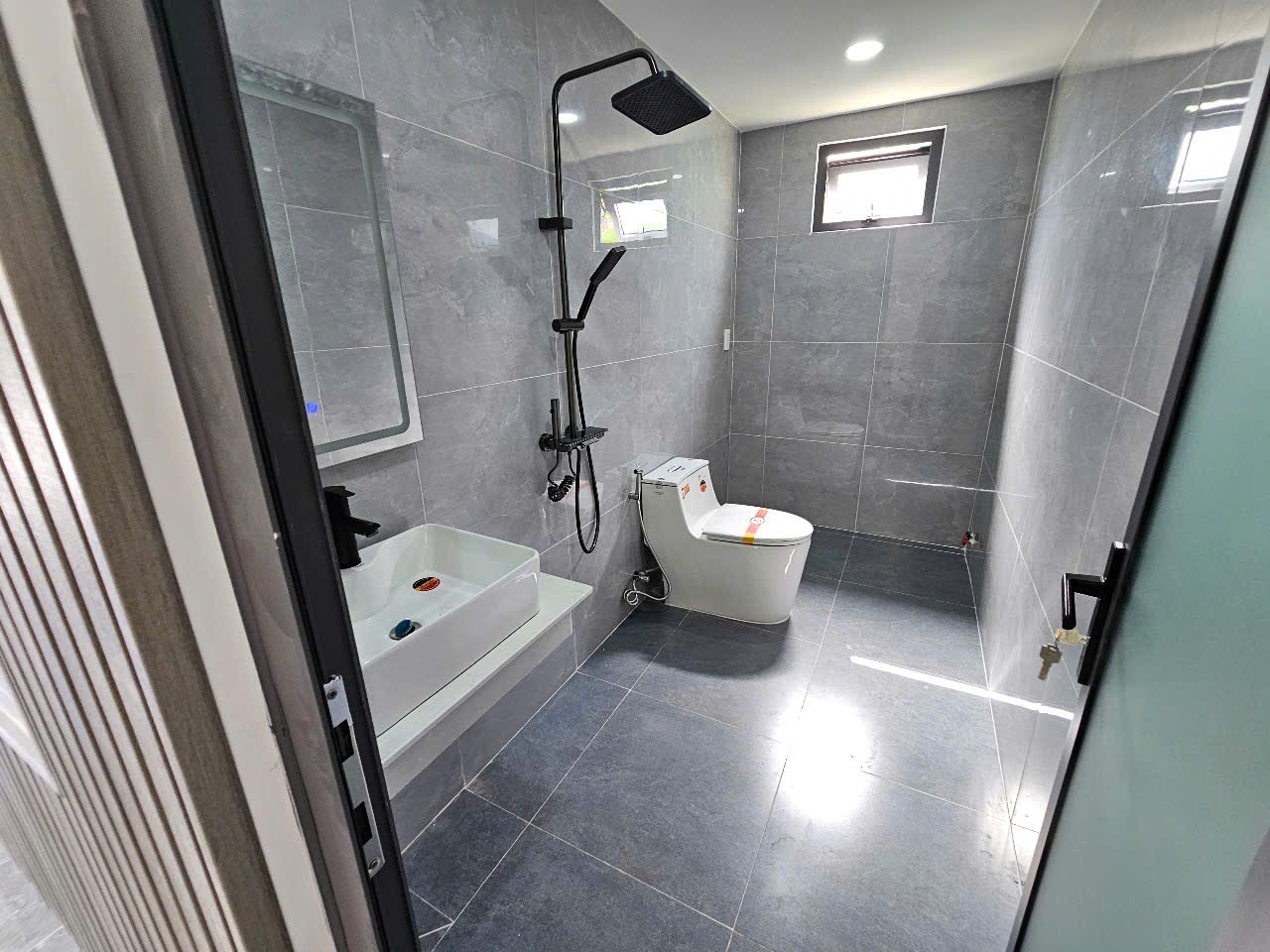 Bán nhà Diên Phú mới xây thôn 3 đối diện khu công nghiệp Diên Phú 13