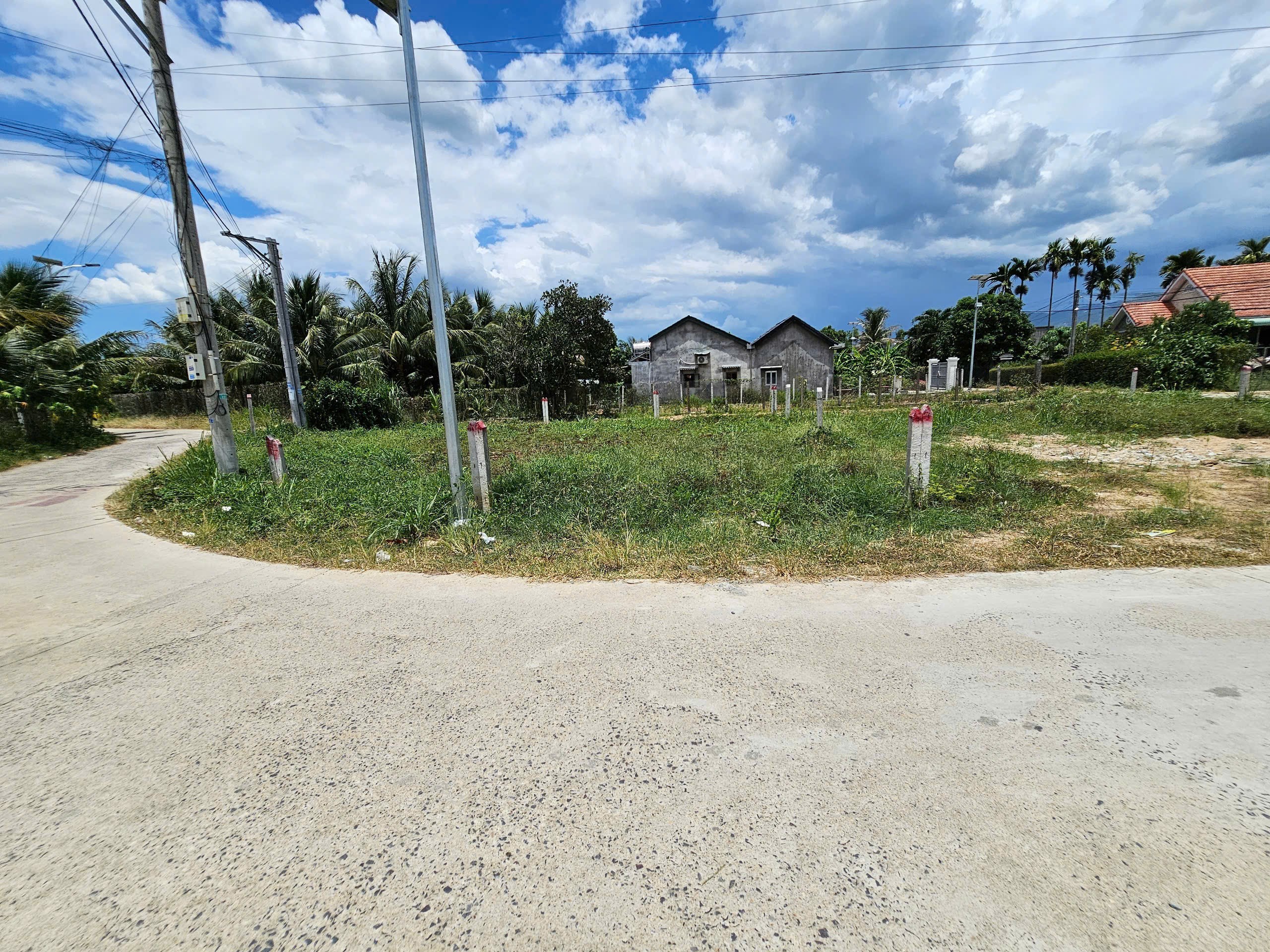 Bán đất Diên Phước giá rẻ full thổ mặt tiền đường Phước Tuy 3