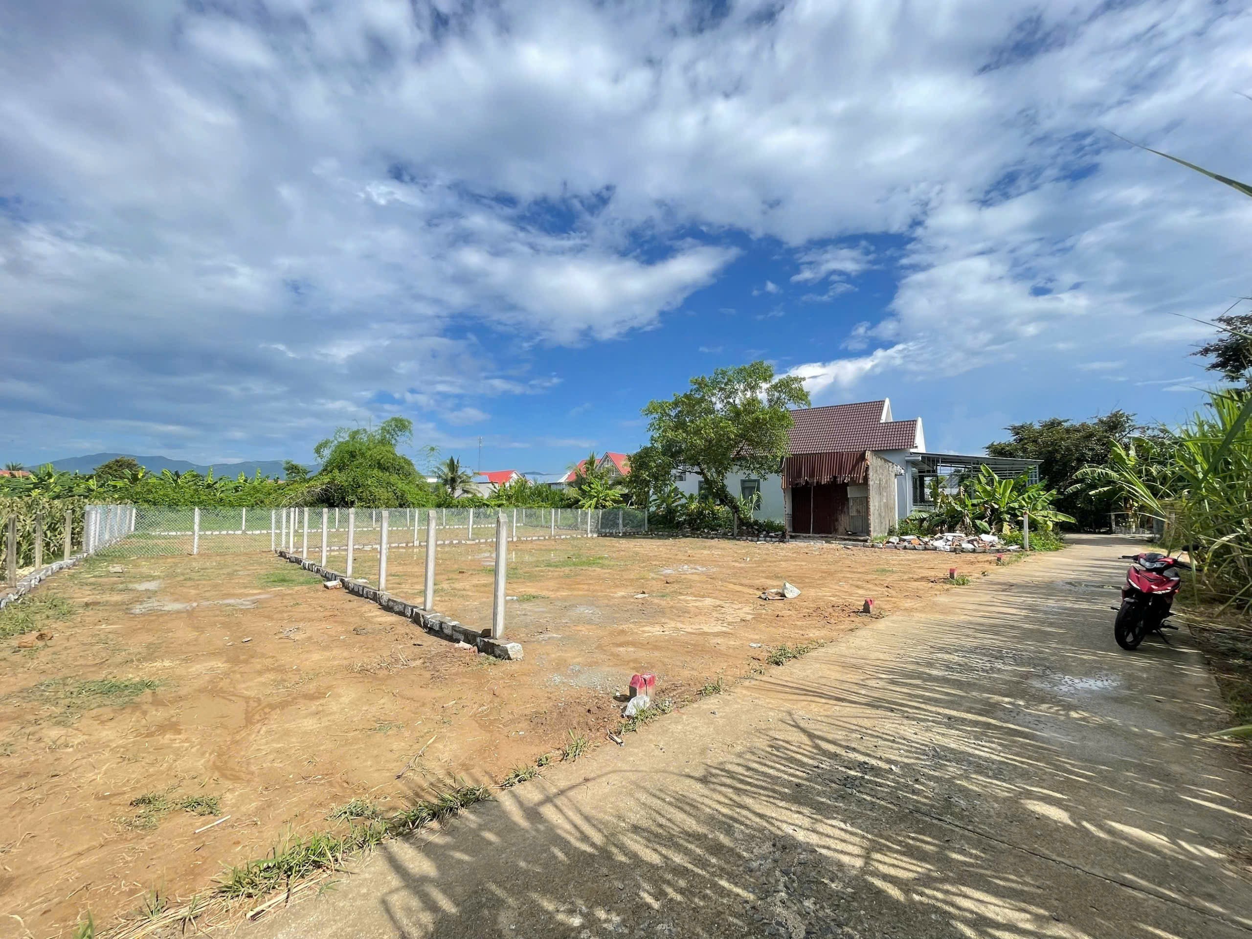 Bán đất Diên Hoà thôn Quang Thạnh full thổ cư đường bê tông thông 3
