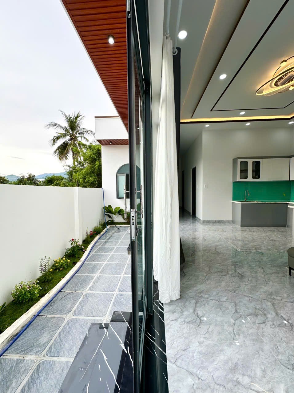 Bán nhà Diên Điền thôn Trung 1 mới xây gần Hương Lộ 5 20