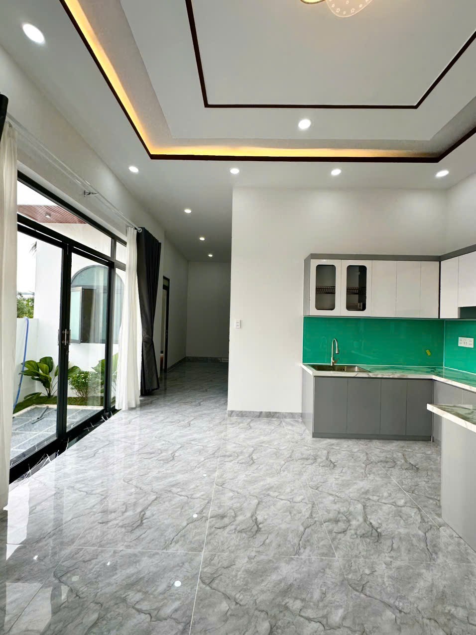 Bán nhà Diên Điền thôn Trung 1 mới xây gần Hương Lộ 5 24