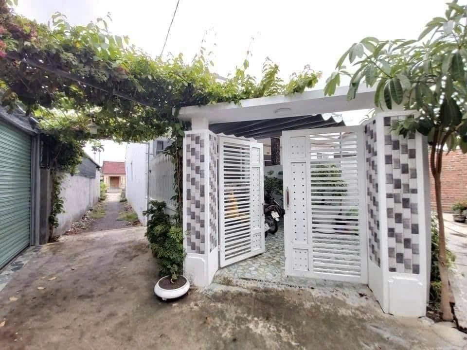 Bán nhà Diên Hoà giá rẻ sát bên Hương Lộ 39 chủ kẹt tiền cần bán gấp 4