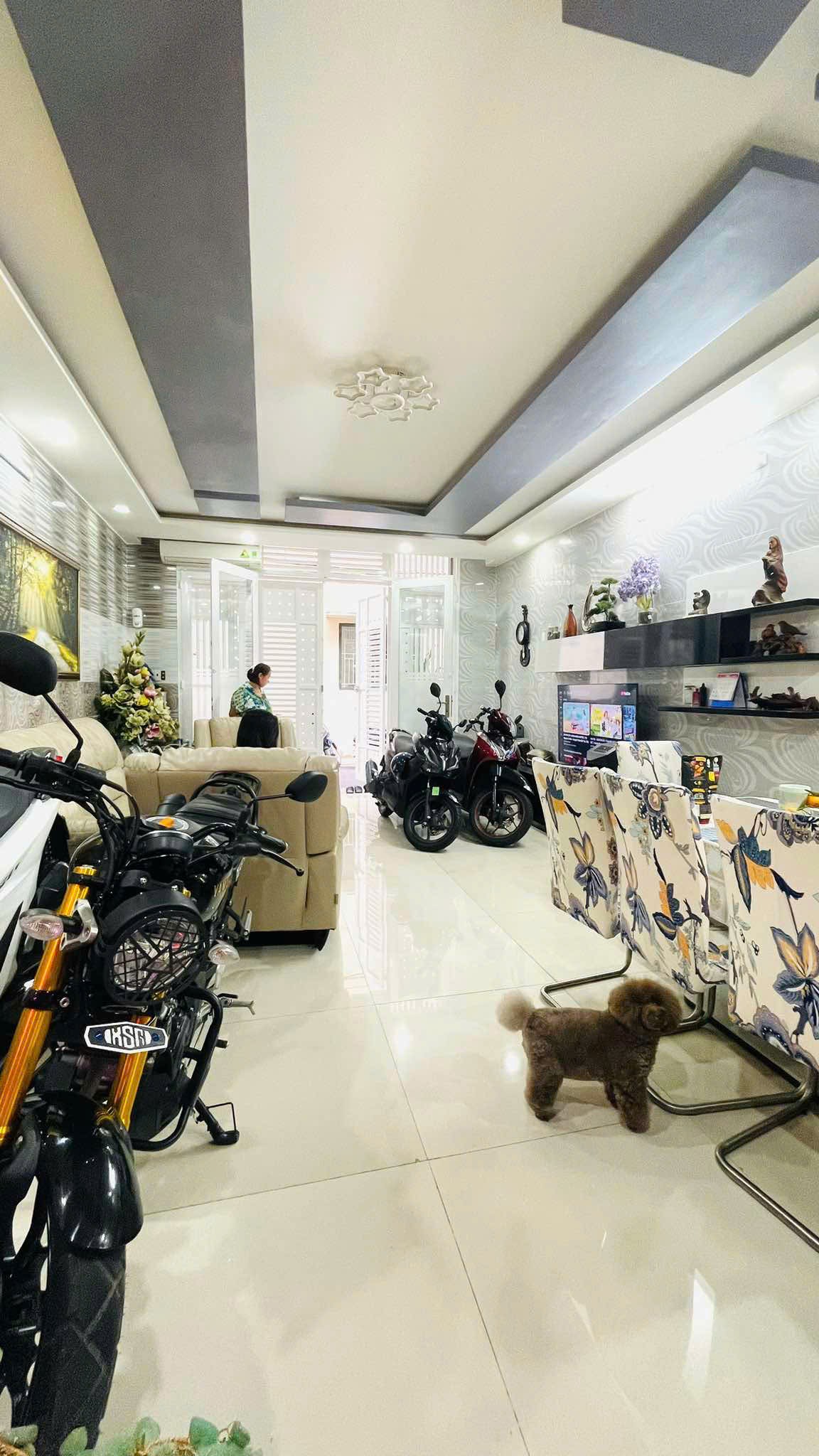 RẤT GẤP! GIẢM CHÀO 2 TỶ - NHÀ 50m2 4 TẦNG 5 PN HXH THÍCH QUẢNG ĐỨC - 12 TỶ 12