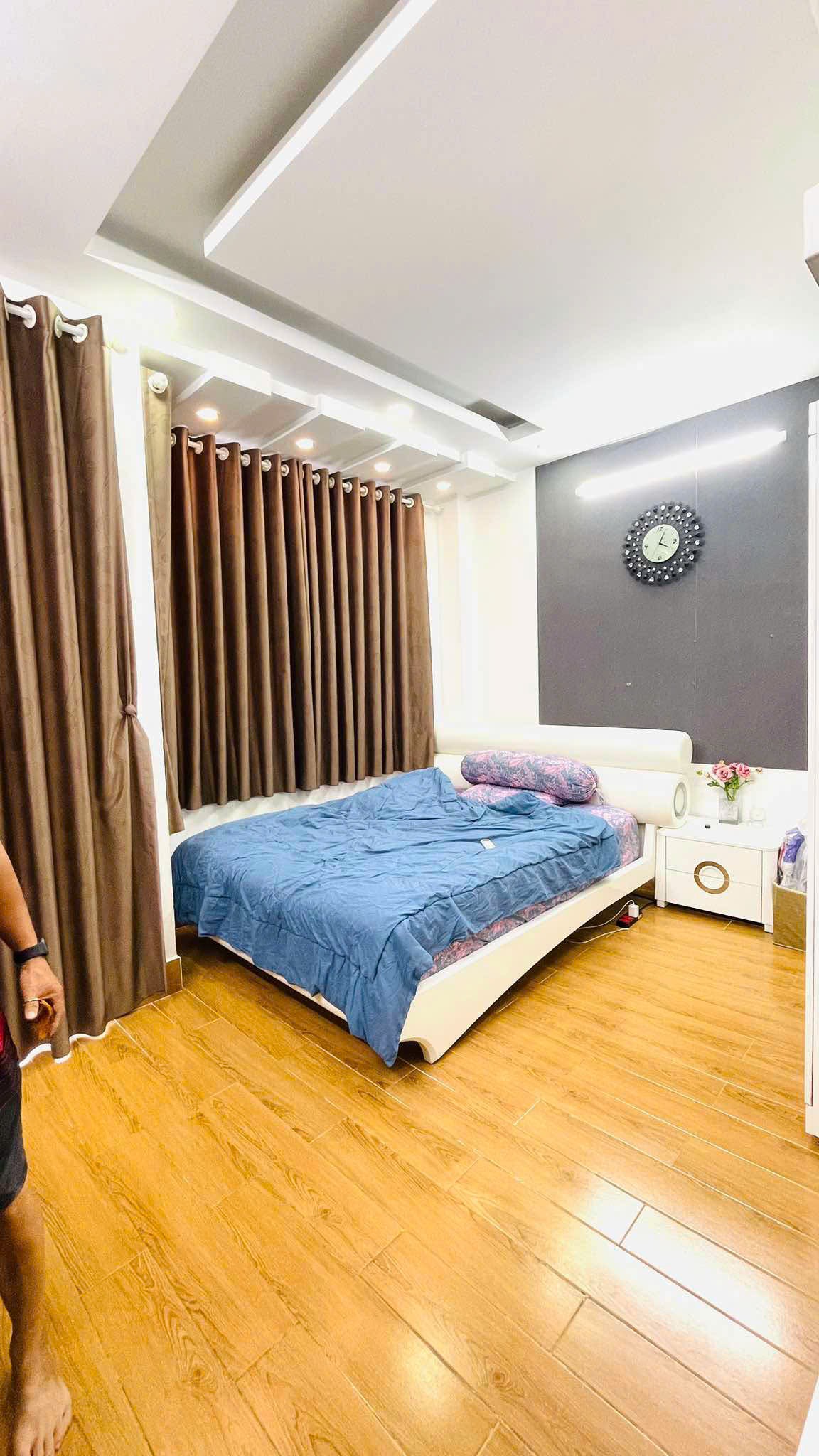 RẤT GẤP! GIẢM CHÀO 2 TỶ - NHÀ 50m2 4 TẦNG 5 PN HXH THÍCH QUẢNG ĐỨC - 12 TỶ 4
