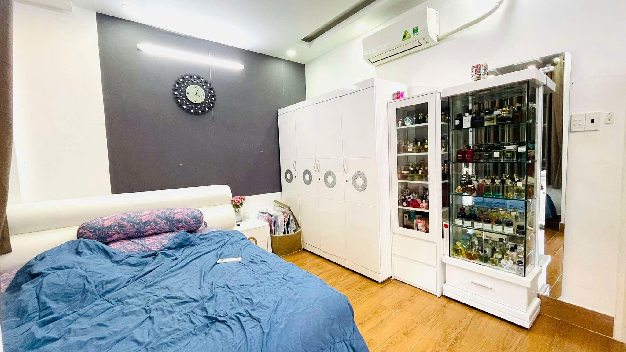 RẤT GẤP! GIẢM CHÀO 2 TỶ - NHÀ 50m2 4 TẦNG 5 PN HXH THÍCH QUẢNG ĐỨC - 12 TỶ 2