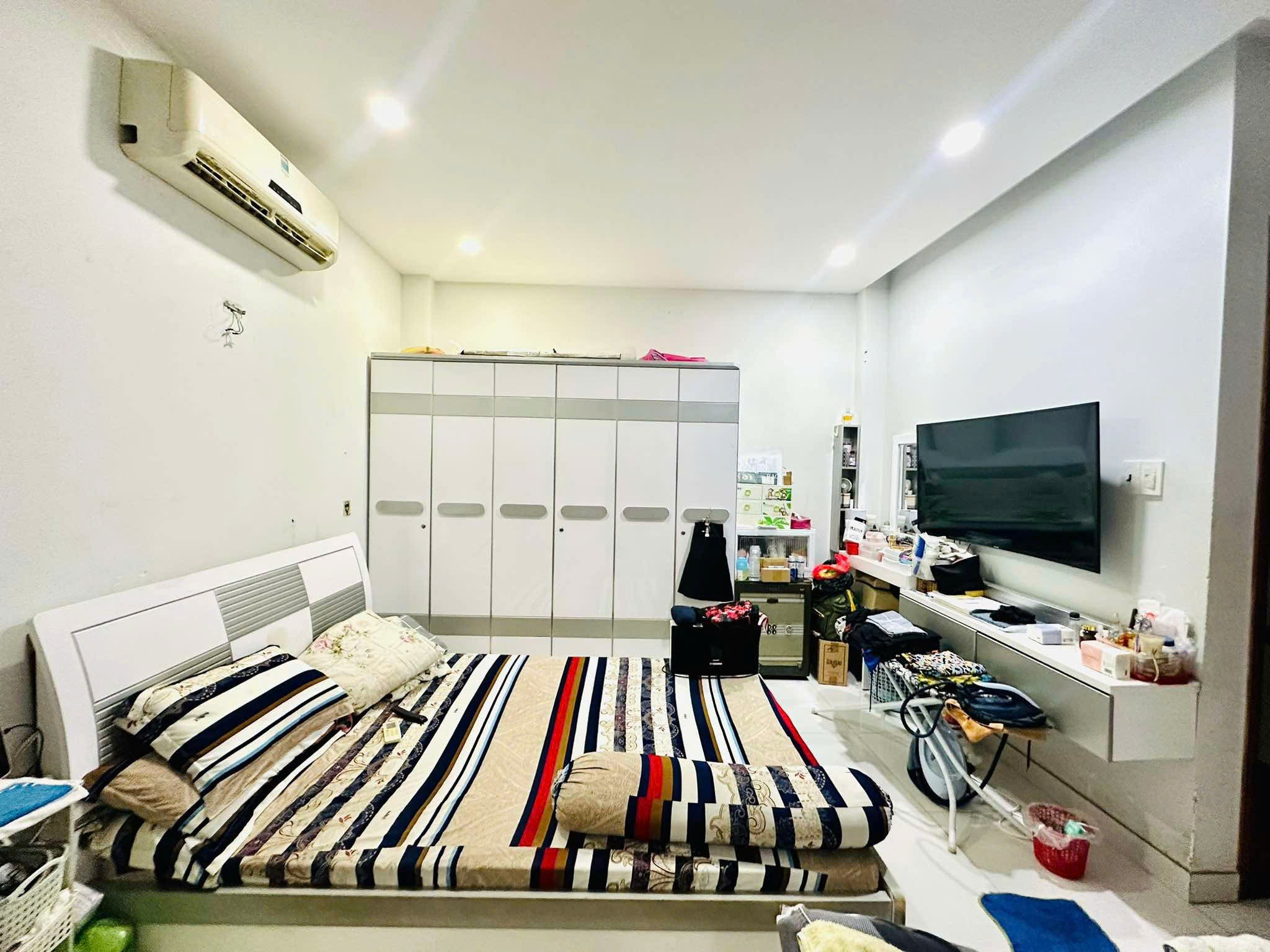CĂN GÓC 2MT KINH DOANH ĐỐI DIỆN NHÀ ĐÀM VĨNH HƯNG - DOANH THU HƠN 100TR/THÁNG 5