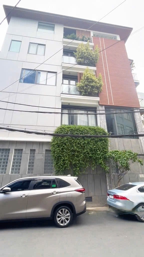 TOÀ NHÀ VĂN PHÒNG 7 TẦNG - NGANG KHỦNG 12m - CHO THUÊ 150TR/THÁNG5%/NĂM 4