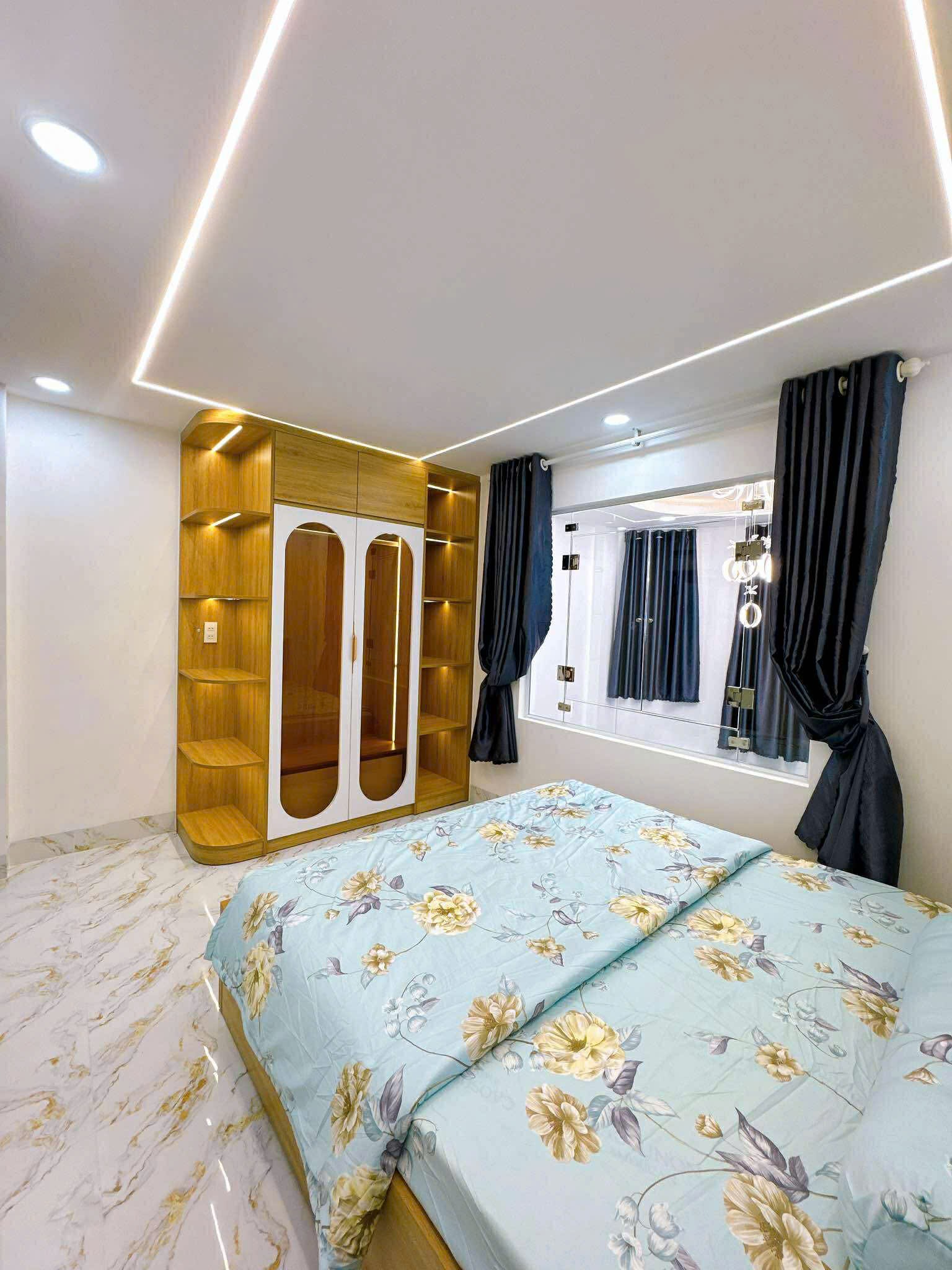 NHÀ ĐẸP 5 TẦNG FULL NỘI THẤT - TRƯỚC NHÀ 10m OTO QUAY ĐẦU - CÁCH 20M RA MẶT TIỀN 12